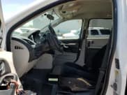 ✅ 2017 Dodge Grand Caravan SE • VIN: 2C7WDGBG7HR738822 • Lot: 67392035. Wystawiony na Copart z przebiegiem 152 950 mil. Bezpłatny archiwum sprzedaży aukcyjnych z USA i szczegółowy raport historii pojazdu na DreamBid. Zdjęcie 7.