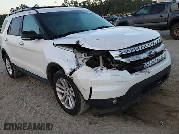 ✅ 2014 Ford Explorer XLT • VIN: 1FM5K7D83EGA31083 • Lot: 80442625. Wystawiony na Copart z przebiegiem 138 449 mil. Bezpłatny archiwum sprzedaży aukcyjnych z USA i szczegółowy raport historii pojazdu na DreamBid. Zdjęcie 14.