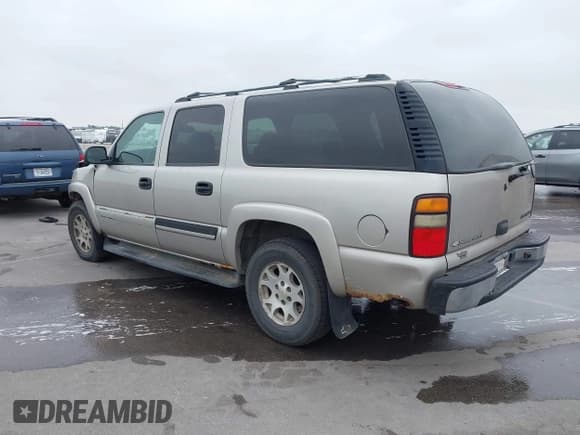 ✅ 2005 Chevrolet Suburban Z71 • VIN: 3GNFK16Z85G175820 • Lot: 43075693. Wystawiony na IAAI z przebiegiem 264 040 mil. Bezpłatny archiwum sprzedaży aukcyjnych z USA i szczegółowy raport historii pojazdu na DreamBid. Zdjęcie 3.