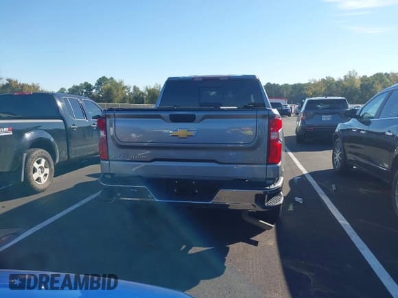 ✅ 2024 Chevrolet Silverado 1500 LTZ • VIN: 2GCUDGED0R1238149 • Лот: 43473641. Опубликован ранее на IAAI с пробегом 27 957 миль. Бесплатный доступ к архиву аукционных продаж из США и подробный отчёт об истории автомобиля на DreamBid. Изображение 17.