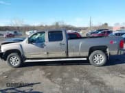 ✅ 2014 Chevrolet Silverado 2500HD LTZ • VIN: 1GC1KYC87EF135639 • Лот: 41490310. Опубликован ранее на IAAI с пробегом 201 405 миль. Бесплатный доступ к архиву аукционных продаж из США и подробный отчёт об истории автомобиля на DreamBid. Изображение 14.