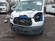 ✅ 2017 Ford Transit • VIN: 1FTYR2CM0HKB09349 • Lot: 41441869. Wystawiony na IAAI z przebiegiem 173 572 mil. Bezpłatny archiwum sprzedaży aukcyjnych z USA i szczegółowy raport historii pojazdu na DreamBid. Zdjęcie 6.