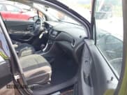 ✅ 2022 Chevrolet Trax LS • VIN: KL7CJNSM5NB542114 • Lot: 42705038. Listed on IAAI with 77,668 mi. Free auction sales archive from the USA and detailed vehicle history report at DreamBid. Image 5.