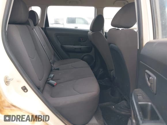 ✅ 2013 Kia Soul • VIN: KNDJT2A51D7565436 • Лот: 43370958. Опубликован ранее на IAAI с пробегом 161 414 миль. Бесплатный доступ к архиву аукционных продаж из США и подробный отчёт об истории автомобиля на DreamBid. Изображение 8.