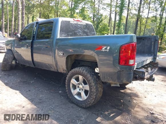 ✅ 2008 Chevrolet Silverado 1500 2LT • VIN: 3GCEK13M28G133936 • Lot: 42652666. Listed on IAAI with 204,560 mi. Free auction sales archive from the USA and detailed vehicle history report at DreamBid. Image 3.