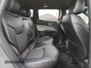 ✅ 2024 Jeep Compass Latitude • VIN: 3C4NJDBN9RT604147 • Lot: 93707375. Wystawiony na Copart z przebiegiem 44 180 mil. Bezpłatny archiwum sprzedaży aukcyjnych z USA i szczegółowy raport historii pojazdu na DreamBid. Zdjęcie 10.