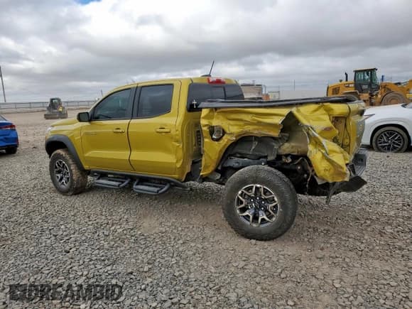 ✅ 2023 Chevrolet Colorado 4WD ZR2 • VIN: 1GCPTFEK5P1226820 • Лот: 84005615. Опубликован ранее на Copart с пробегом 37 685 миль. Бесплатный доступ к архиву аукционных продаж из США и подробный отчёт об истории автомобиля на DreamBid. Изображение 2.