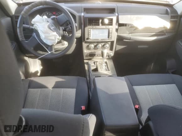 ✅ 2009 Jeep Liberty Rocky Mountain • VIN: 1J8GN28K19W546228 • Lot: 91273825. Wystawiony na Copart z przebiegiem 140 331 mil. Bezpłatny archiwum sprzedaży aukcyjnych z USA i szczegółowy raport historii pojazdu na DreamBid. Zdjęcie 8.