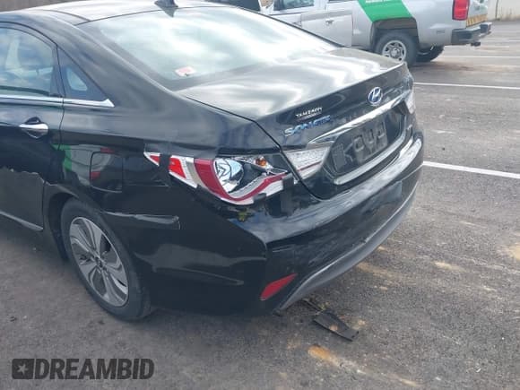✅ 2013 Hyundai Sonata • VIN: KMHEC4A47DA067177 • Лот: 43658121. Опубликован ранее на IAAI с пробегом 79 870 миль. Бесплатный доступ к архиву аукционных продаж из США и подробный отчёт об истории автомобиля на DreamBid. Изображение 6.