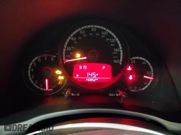 ✅ 2013 Volkswagen Beetle Turbo • VIN: 3VWV67AT7DM617210 • Lot: 85787734. Listed on Copart with 140,852 mi. Free auction sales archive from the USA and detailed vehicle history report at DreamBid. Image 9.