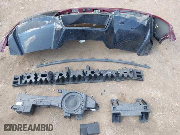 ✅ 2016 Chevrolet Corvette 2LT • VIN: 1G1YD2D72G5112881 • Lot: 43192346. Listed on IAAI with 13,863 mi. Free auction sales archive from the USA and detailed vehicle history report at DreamBid. Image 12.