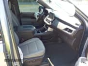 ✅ 2023 GMC Yukon SLT • VIN: 1GKS2BKD9PR210427 • Lot: 42472635. Wystawiony na IAAI z przebiegiem 24 551 mil. Bezpłatny archiwum sprzedaży aukcyjnych z USA i szczegółowy raport historii pojazdu na DreamBid. Zdjęcie 5.