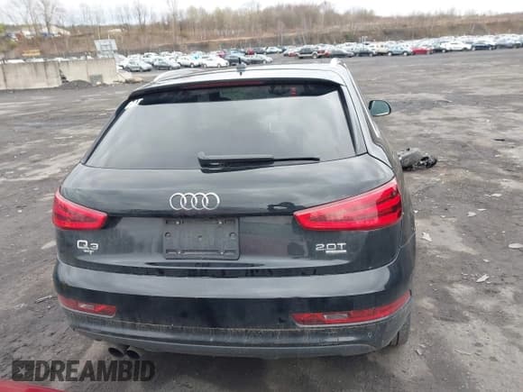 ✅ 2015 Audi Q3 Premium Plus • VIN: WA1EFCFS6FR012425 • Лот: 42042484. Опубликован ранее на IAAI с пробегом 139 012 миль. Бесплатный доступ к архиву аукционных продаж из США и подробный отчёт об истории автомобиля на DreamBid. Изображение 16.