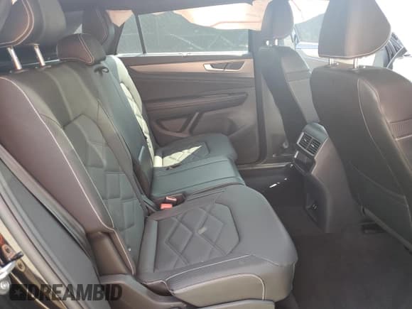 ✅ 2024 Volkswagen Atlas SE • VIN: 1V2KE2CA9RC213596 • Lot: 61730195. Wystawiony na Copart z przebiegiem 19 198 mil. Bezpłatny archiwum sprzedaży aukcyjnych z USA i szczegółowy raport historii pojazdu na DreamBid. Zdjęcie 10.