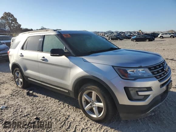 ✅ 2017 Ford Explorer XLT • VIN: 1FM5K8DH7HGA96559 • Lot: 92785215. Wystawiony na Copart z przebiegiem Nie podano. Bezpłatny archiwum sprzedaży aukcyjnych z USA i szczegółowy raport historii pojazdu na DreamBid. Zdjęcie 4.