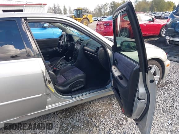 ✅ 2004 Lexus IS 300/350 • VIN: JTHBD192840082975 • Лот: 43379248. Опубликован ранее на IAAI с пробегом 244 832 миль. Бесплатный доступ к архиву аукционных продаж из США и подробный отчёт об истории автомобиля на DreamBid. Изображение 5.