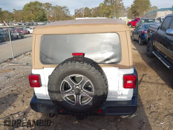 ✅ 2020 Jeep Wrangler Unlimited Willys • VIN: 1C4HJXDG8LW174609 • Лот: 40734481. Опубликован ранее на IAAI с пробегом 45 675 миль. Бесплатный доступ к архиву аукционных продаж из США и подробный отчёт об истории автомобиля на DreamBid. Изображение 16.