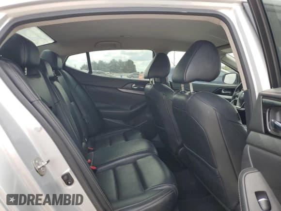 ✅ 2018 Nissan Maxima SV • VIN: 1N4AA6AP6JC380418 • Lot: 82682135. Listed on Copart with 121,879 mi. Free auction sales archive from the USA and detailed vehicle history report at DreamBid. Image 10.