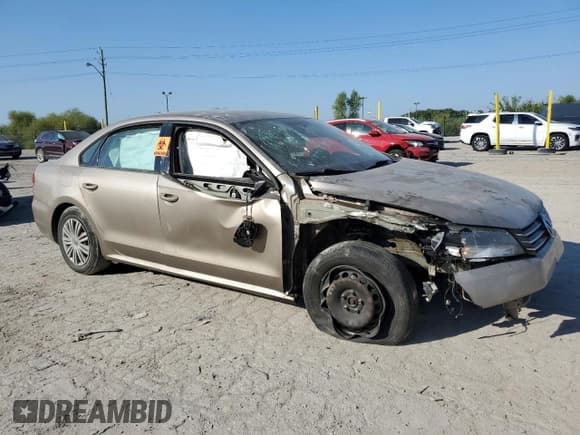✅ 2015 Volkswagen Passat S • VIN: 1VWAT7A37FC079829 • Lot: 81704375. Listed on Copart with 135,809 mi. Free auction sales archive from the USA and detailed vehicle history report at DreamBid. Image 4.