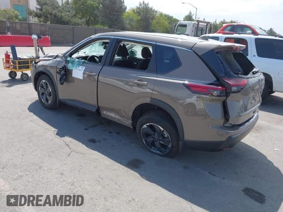 ✅ 2025 Nissan Rogue SV • VIN: 5N1BT3BA4SC842277 • Lot: 43119419. Listed on IAAI with 778 mi. Free auction sales archive from the USA and detailed vehicle history report at DreamBid. Image 3.