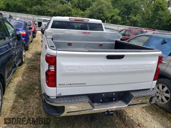 ✅ 2025 Chevrolet Silverado 1500 • VIN: 1GCUKAED6SZ154644 • Лот: 66683085. Опубликован ранее на Copart с пробегом 11 770 миль. Бесплатный доступ к архиву аукционных продаж из США и подробный отчёт об истории автомобиля на DreamBid. Изображение 6.