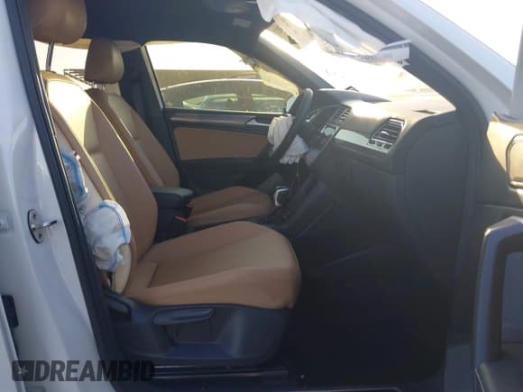 ✅ 2024 Volkswagen Tiguan SE R-Line Black • VIN: 3VVCB7AX3RM009461 • Lot: 41506931. Listed on IAAI with 19,642 mi. Free auction sales archive from the USA and detailed vehicle history report at DreamBid. Image 5.