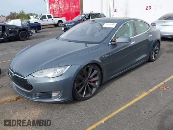 ✅ 2014 Tesla Model S 60 • VIN: 5YJSA1H17EFP29887 • Лот: 43520907. Опубликован ранее на IAAI с пробегом Не указан. Бесплатный доступ к архиву аукционных продаж из США и подробный отчёт об истории автомобиля на DreamBid. Изображение 19.
