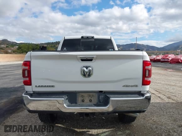 ✅ 2019 Ram 2500 Laramie • VIN: 3C6UR5NL6KG556746 • Lot: 43719714. Listed on IAAI with 81,165 mi. Free auction sales archive from the USA and detailed vehicle history report at DreamBid. Image 16.