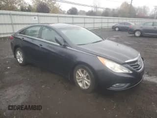 ✅ 2013 Hyundai Sonata GLS • VIN: 5NPEB4AC1DH765193 • Лот: 90359105. Опубликован ранее на Copart с пробегом 136 590 миль. Бесплатный доступ к архиву аукционных продаж из США и подробный отчёт об истории автомобиля на DreamBid. Изображение 4.