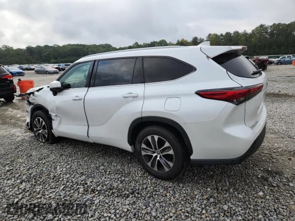 ✅ 2022 Toyota Highlander XLE • VIN: 5TDHZRAH0NS554127 • Lot: 84363115. Listed on Copart with 45,777 mi. Free auction sales archive from the USA and detailed vehicle history report at DreamBid. Image 2.