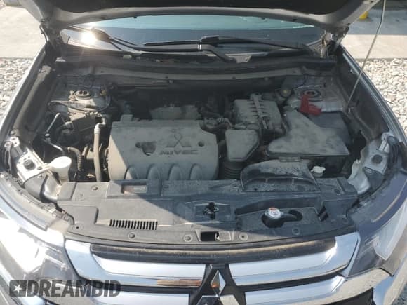 ✅ 2018 Mitsubishi Outlander ES • VIN: JA4AZ3A33JZ070667 • Lot: 59313525. Listed on Copart with 69,232 mi. Free auction sales archive from the USA and detailed vehicle history report at DreamBid. Image 12.