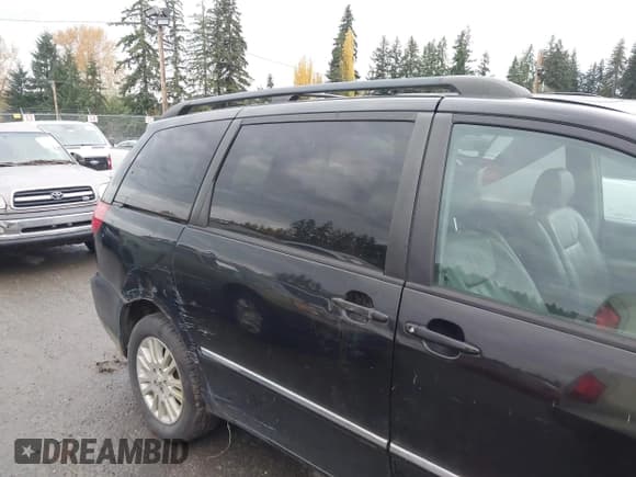 ✅ 2008 Toyota Sienna XLE • VIN: 5TDBK22C08S012356 • Lot: 43589320. Listed on IAAI with 174,532 mi. Free auction sales archive from the USA and detailed vehicle history report at DreamBid. Image 6.