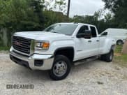 ✅ 2017 GMC Sierra 3500 • VIN: 1GD52VCG9HZ172326 • Lot: 67667265. Wystawiony na Copart z przebiegiem 130 182 mil. Bezpłatny archiwum sprzedaży aukcyjnych z USA i szczegółowy raport historii pojazdu na DreamBid. Zdjęcie 2.