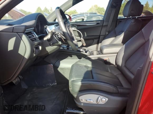 ✅ 2025 Porsche Macan • VIN: WP1AA2A59SLB08253 • Lot: 89836345. Listed on Copart with 1,700 mi. Free auction sales archive from the USA and detailed vehicle history report at DreamBid. Image 7.