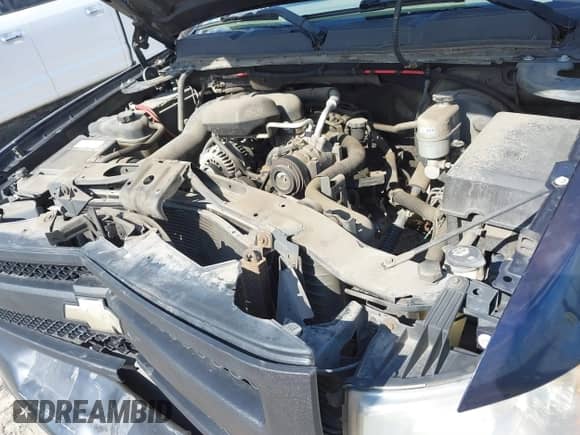 2008 Chevrolet Silverado 1500 Work Truck z VIN 1GCEC14XX8Z137559, wystawiony jako IAAI lot #41908762 z przebiegiem 114 357 mil mil oraz . Historia ofert i sprzedaży dostępna na DreamBid. Obrazek 10.