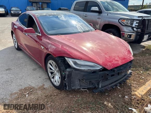 ✅ 2016 Tesla Model S 90D • VIN: 5YJSA1E21GF156369 • Lot: 43262973. Wystawiony na IAAI z przebiegiem 134 089 mil. Bezpłatny archiwum sprzedaży aukcyjnych z USA i szczegółowy raport historii pojazdu na DreamBid. Zdjęcie 1.