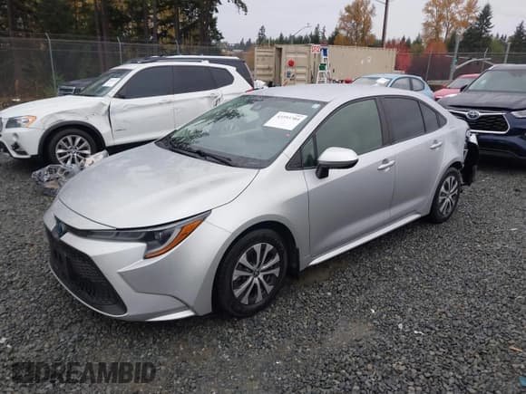 ✅ 2022 Toyota Corolla Hybrid LE • VIN: JTDEAMDE3NJ045628 • Lot: 43593704. Wystawiony na IAAI z przebiegiem 46 758 mil. Bezpłatny archiwum sprzedaży aukcyjnych z USA i szczegółowy raport historii pojazdu na DreamBid. Zdjęcie 2.