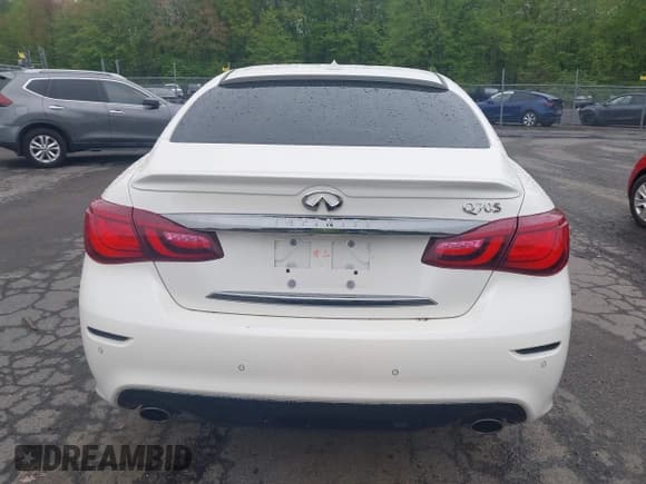 ✅ 2016 Infiniti Q70 • VIN: JN1BY1AR4GM271282 • Lot: 42204923. Wystawiony na IAAI z przebiegiem 104 244 mil. Bezpłatny archiwum sprzedaży aukcyjnych z USA i szczegółowy raport historii pojazdu na DreamBid. Zdjęcie 16.