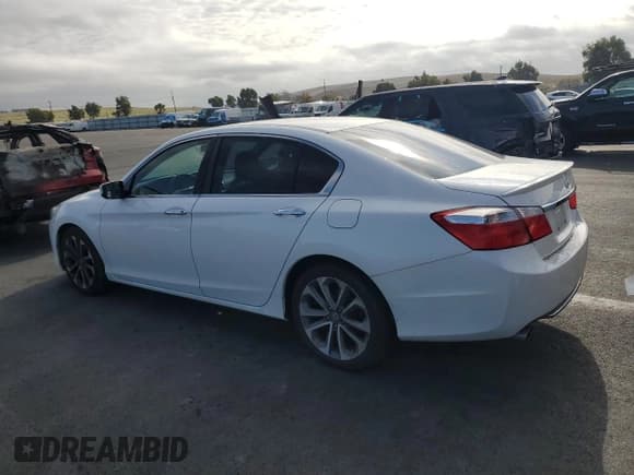 ✅ 2015 Honda Accord Sport • VIN: 1HGCR2F51FA166405 • Lot: 91319895. Listed on Copart with 121,919 mi. Free auction sales archive from the USA and detailed vehicle history report at DreamBid. Image 2.