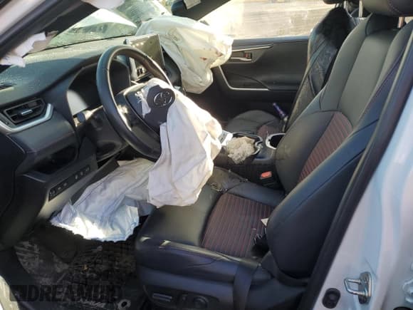 ✅ 2024 Toyota RAV4 XSE • VIN: JTMGB3FVXRD213038 • Lot: 89897665. Wystawiony na Copart z przebiegiem Nie podano. Bezpłatny archiwum sprzedaży aukcyjnych z USA i szczegółowy raport historii pojazdu na DreamBid. Zdjęcie 7.