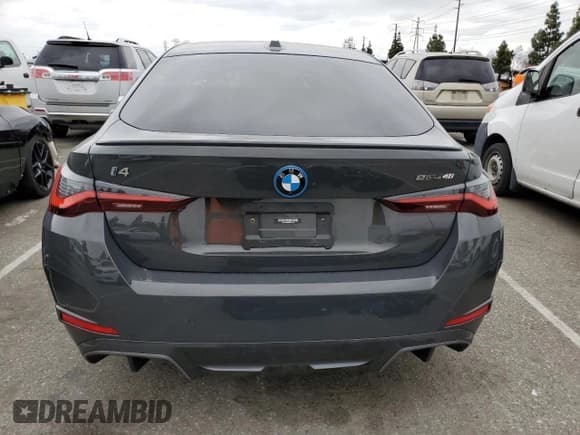 ✅ 2022 BMW i4 eDrive40 • VIN: WBY73AW08NFN23143 • Лот: 51759603. Опубликован ранее на Copart с пробегом 7 680 миль. Бесплатный доступ к архиву аукционных продаж из США и подробный отчёт об истории автомобиля на DreamBid. Изображение 6.