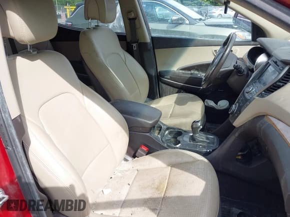 ✅ 2015 Hyundai Santa Fe • VIN: 5XYZUDLB4FG294425 • Lot: 42642628. Listed on IAAI with 89,000 mi. Free auction sales archive from the USA and detailed vehicle history report at DreamBid. Image 5.