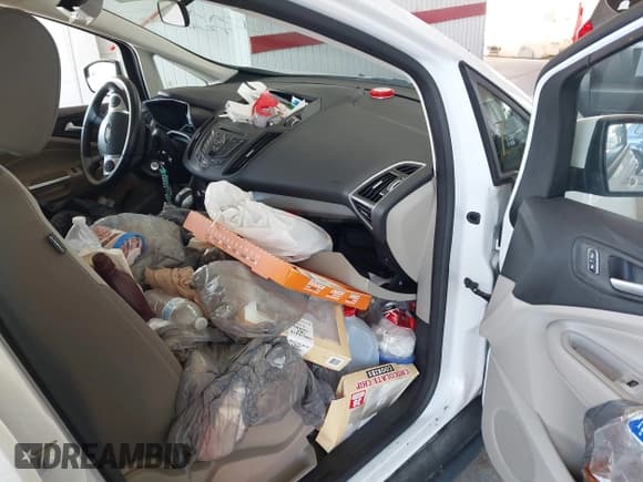 ✅ 2013 Ford C-Max SE • VIN: 1FADP5AU2DL541573 • Lot: 42233822. Wystawiony na IAAI z przebiegiem 127 650 mil. Bezpłatny archiwum sprzedaży aukcyjnych z USA i szczegółowy raport historii pojazdu na DreamBid. Zdjęcie 5.