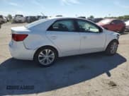 ✅ 2013 Kia Forte EX • VIN: KNAFU4A23D5665129 • Lot: 69985785. Wystawiony na Copart z przebiegiem 103 789 mil. Bezpłatny archiwum sprzedaży aukcyjnych z USA i szczegółowy raport historii pojazdu na DreamBid. Zdjęcie 3.