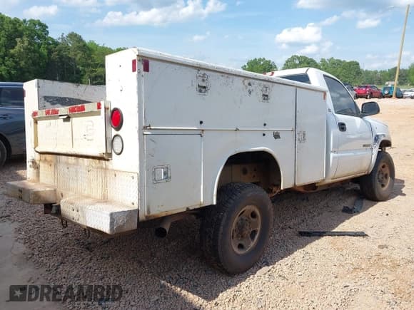 ✅ 2003 Chevrolet Silverado 2500HD • VIN: 1GBHK24U43E255655 • Lot: 42124091. Listed on IAAI with 354,543 mi. Free auction sales archive from the USA and detailed vehicle history report at DreamBid. Image 4.