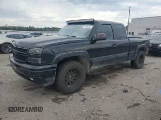 2006 Chevrolet Silverado 1500 LT1 with VIN 2GCEK19B361118485, listed as a Copart auction lot 81749115 with 307,426 mi miles and Salvage title. Bid and sale history available at DreamBid. Image 1.