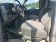 ✅ 2014 Chevrolet Express Passenger LT • VIN: 1GAZG1FGXE1177758 • Lot: 66372455. Wystawiony na Copart z przebiegiem 66 698 mil. Bezpłatny archiwum sprzedaży aukcyjnych z USA i szczegółowy raport historii pojazdu na DreamBid. Zdjęcie 7.