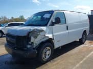 ✅ 2005 Chevrolet Express Cargo • VIN: 1GCGG25V151148606 • Lot: 43766191. Wystawiony na IAAI z przebiegiem 326 269 mil. Bezpłatny archiwum sprzedaży aukcyjnych z USA i szczegółowy raport historii pojazdu na DreamBid. Zdjęcie 2.