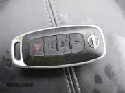 ✅ 2024 Nissan Sentra SV • VIN: 3N1AB8CV6RY381122 • Lot: 43007539. Wystawiony na IAAI z przebiegiem 13 305 mil. Bezpłatny archiwum sprzedaży aukcyjnych z USA i szczegółowy raport historii pojazdu na DreamBid. Zdjęcie 11.