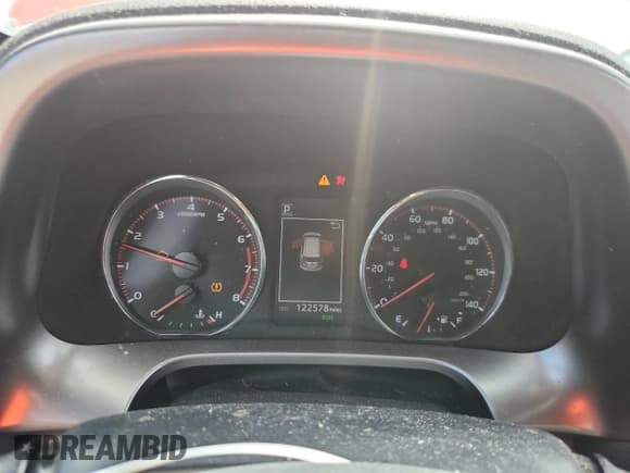 ✅ 2017 Toyota RAV4 SE • VIN: JTMNFREV0HJ123817 • Lot: 71148875. Listed on Copart with 122,578 mi. Free auction sales archive from the USA and detailed vehicle history report at DreamBid. Image 9.